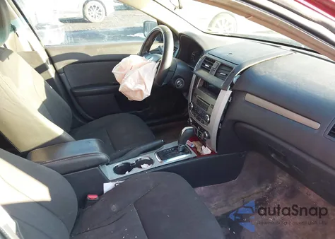 2010 Mercury Milan z USA, uszkodzony, nr VIN 3MEHM0HA0AR627494